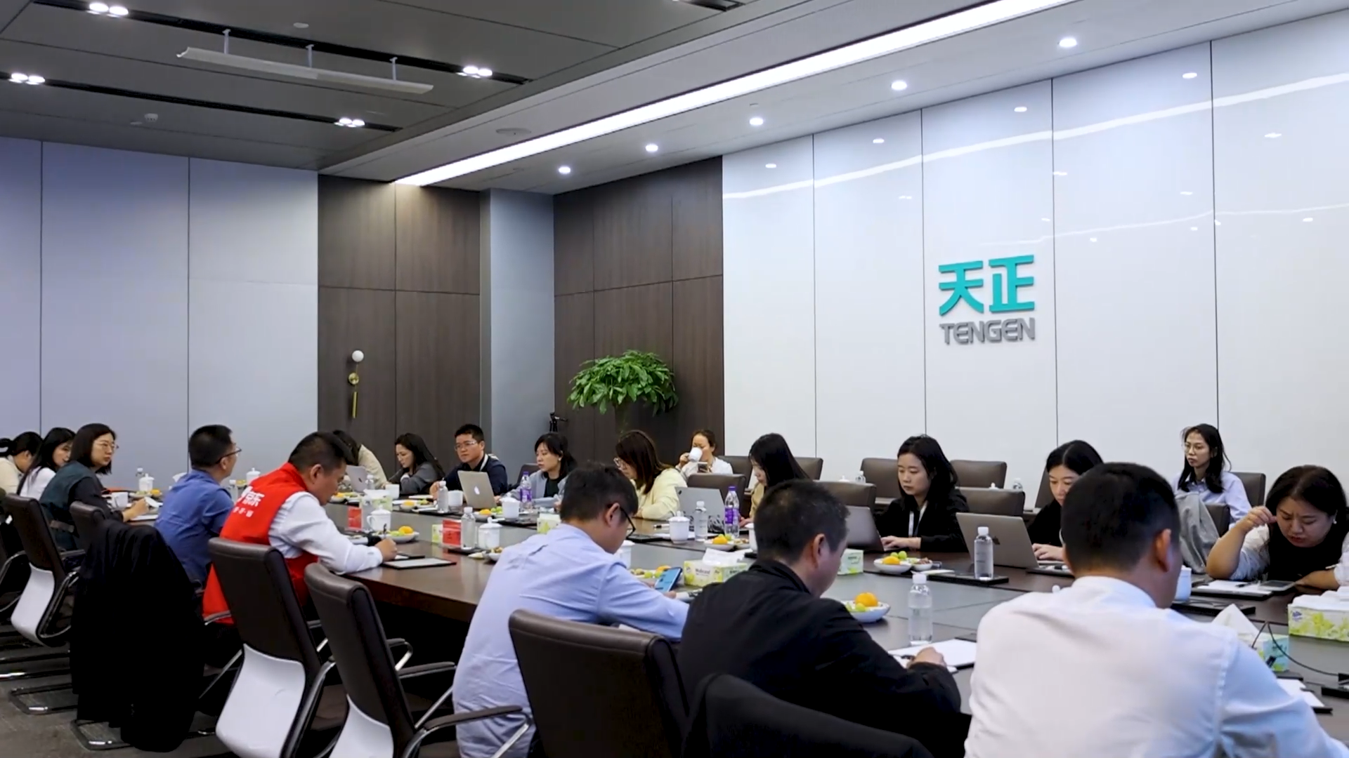 京东工业走进青楼名姬桃花扇第1集，探访产业数智化之路！